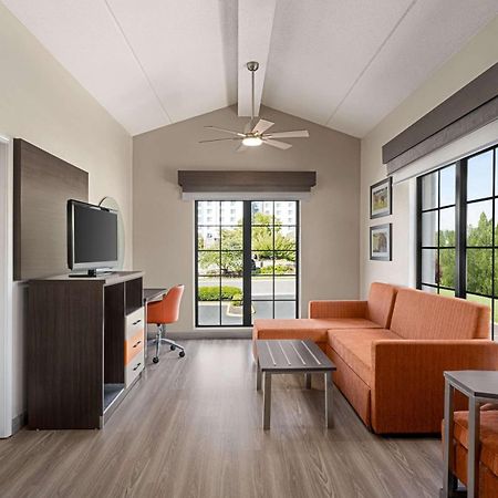 La Quinta Inn Lexington-Horse Park Екстериор снимка