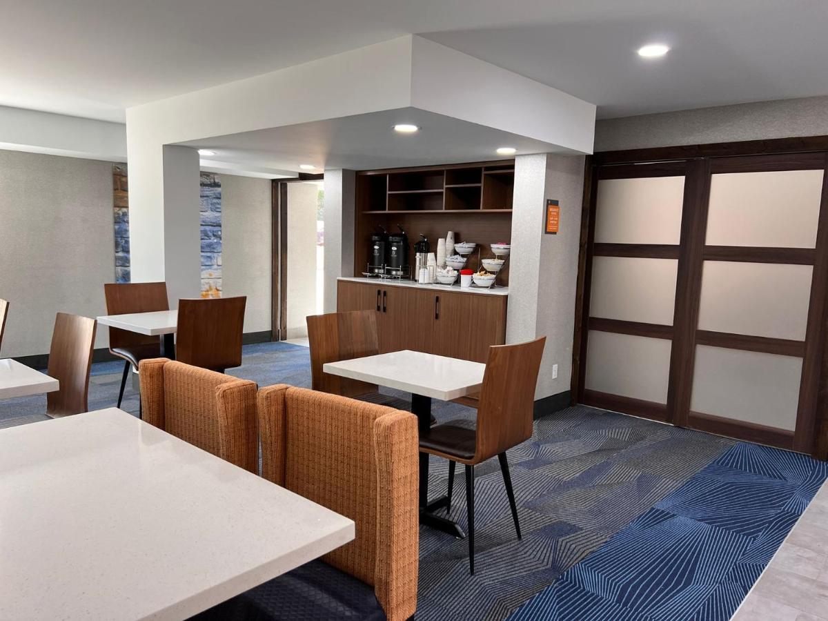 La Quinta Inn Lexington-Horse Park Екстериор снимка