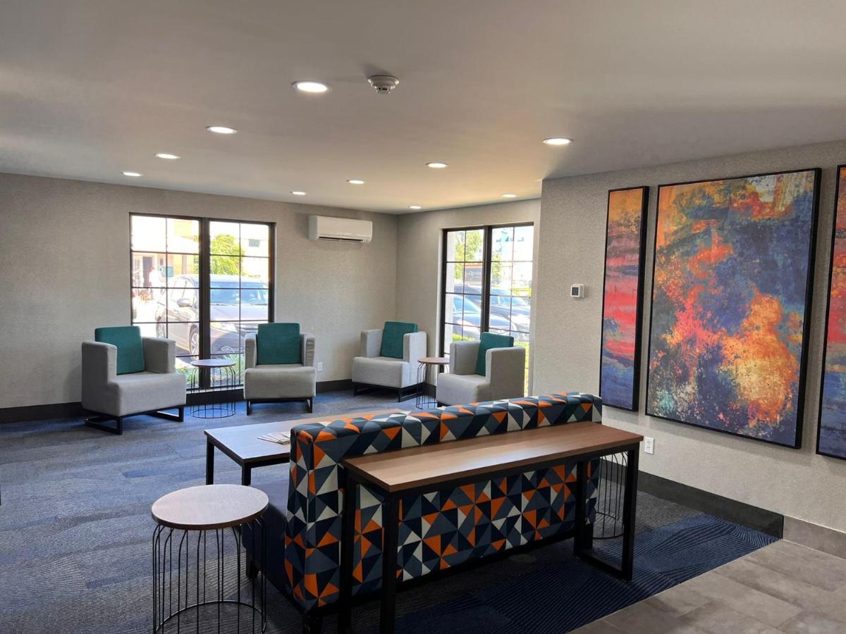 La Quinta Inn Lexington-Horse Park Екстериор снимка
