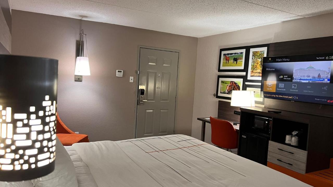 La Quinta Inn Lexington-Horse Park Екстериор снимка