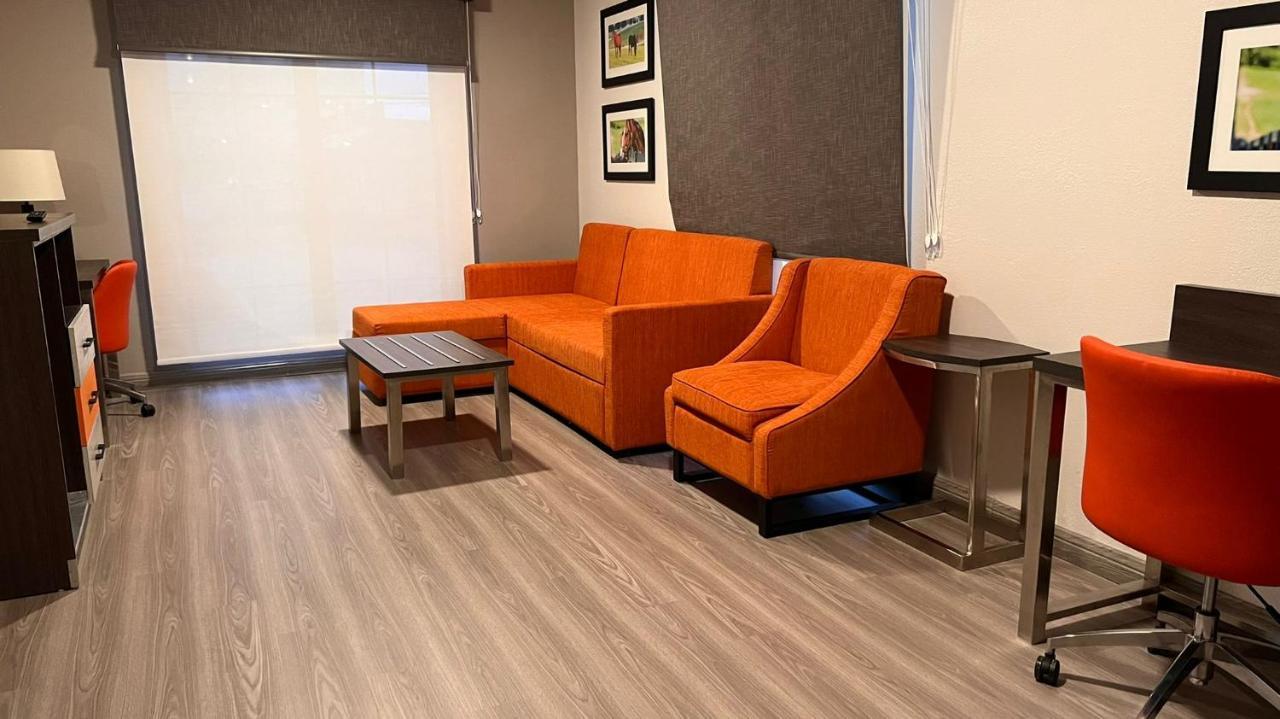 La Quinta Inn Lexington-Horse Park Екстериор снимка