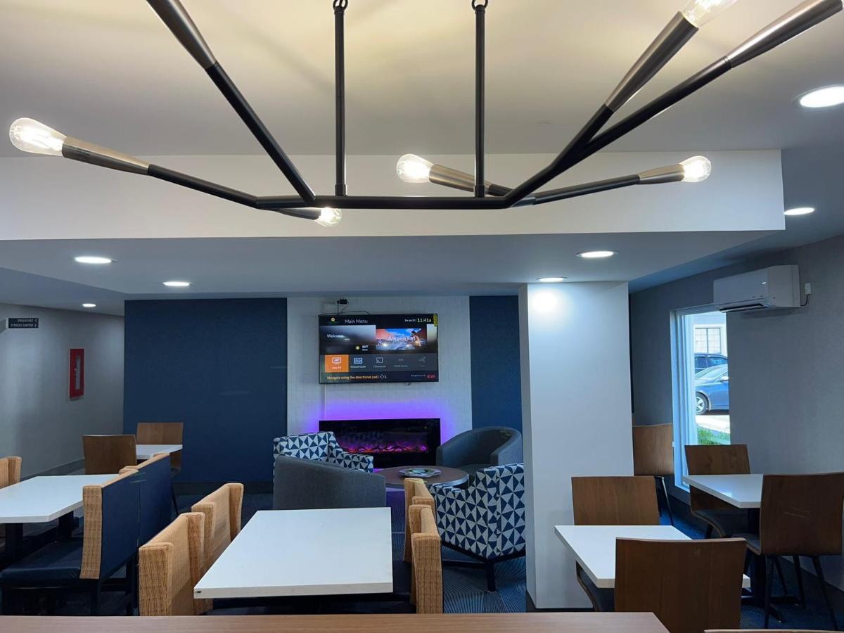 La Quinta Inn Lexington-Horse Park Екстериор снимка