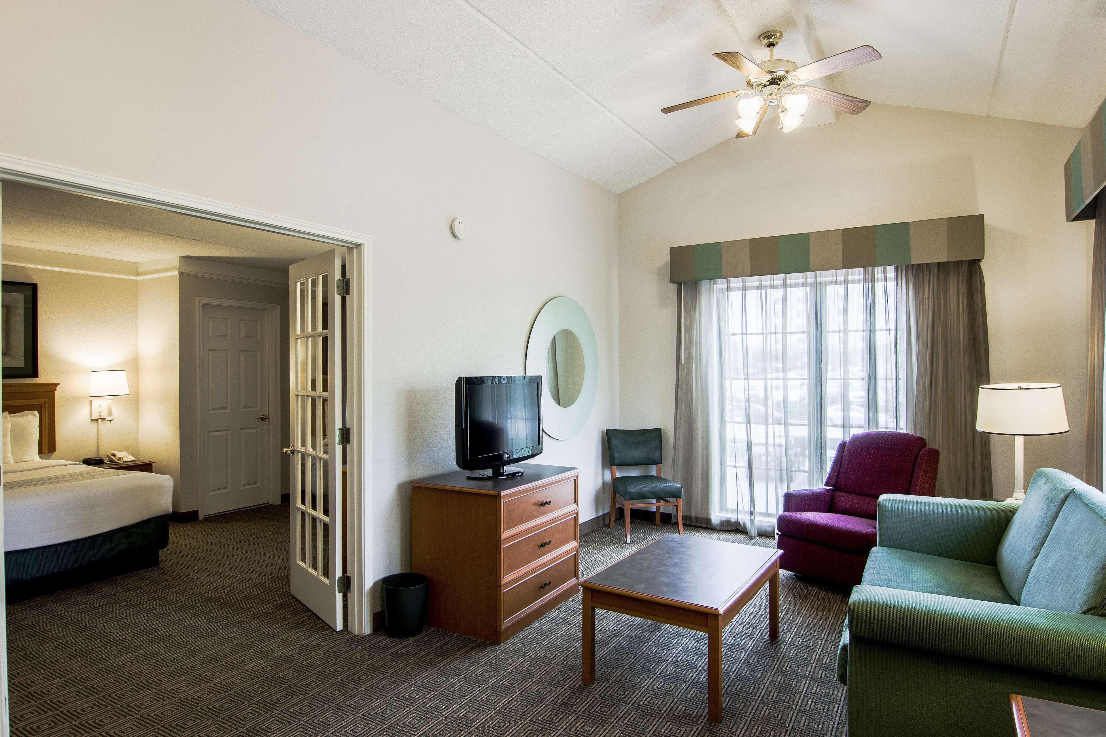 La Quinta Inn Lexington-Horse Park Екстериор снимка