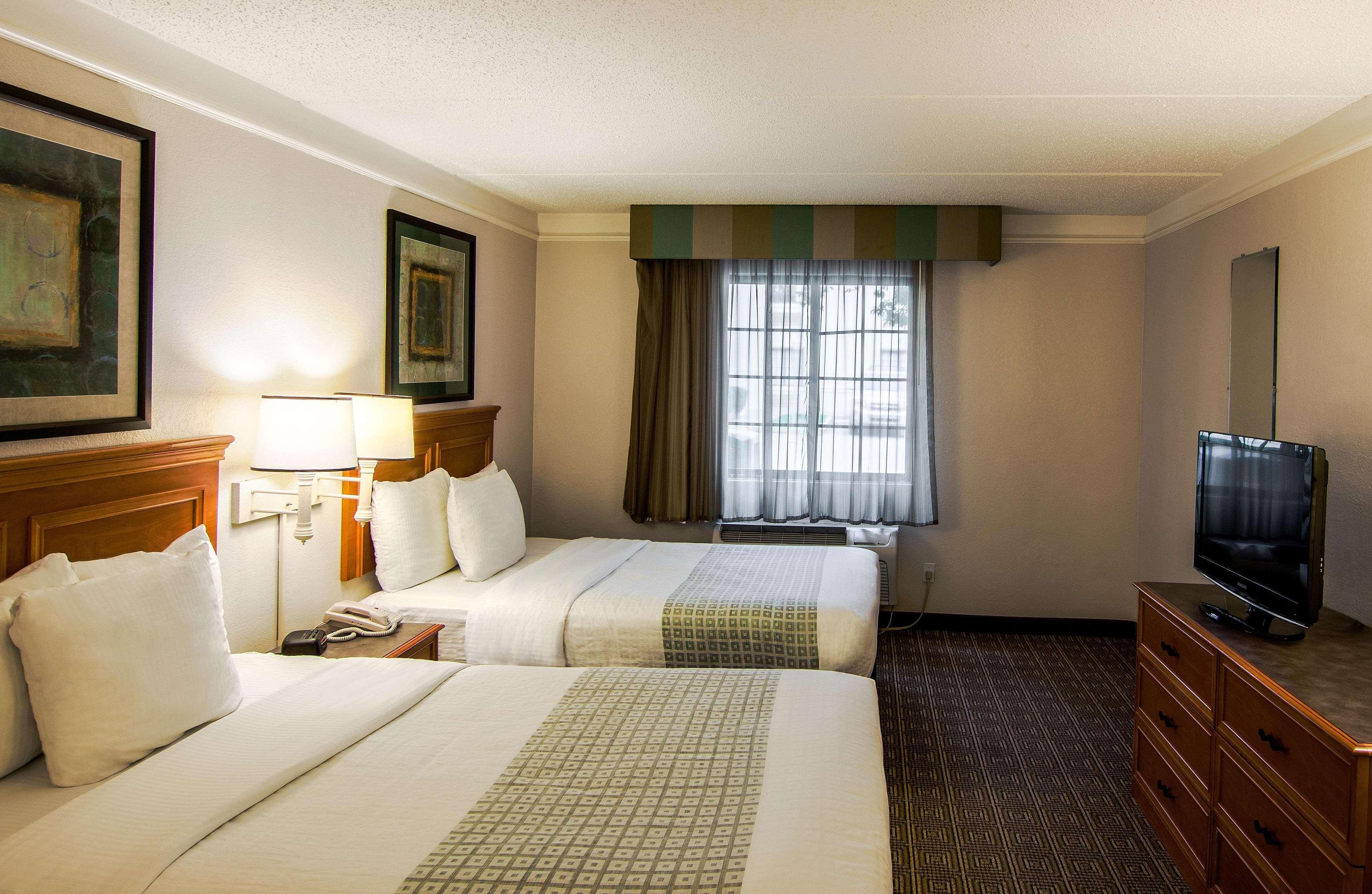 La Quinta Inn Lexington-Horse Park Екстериор снимка