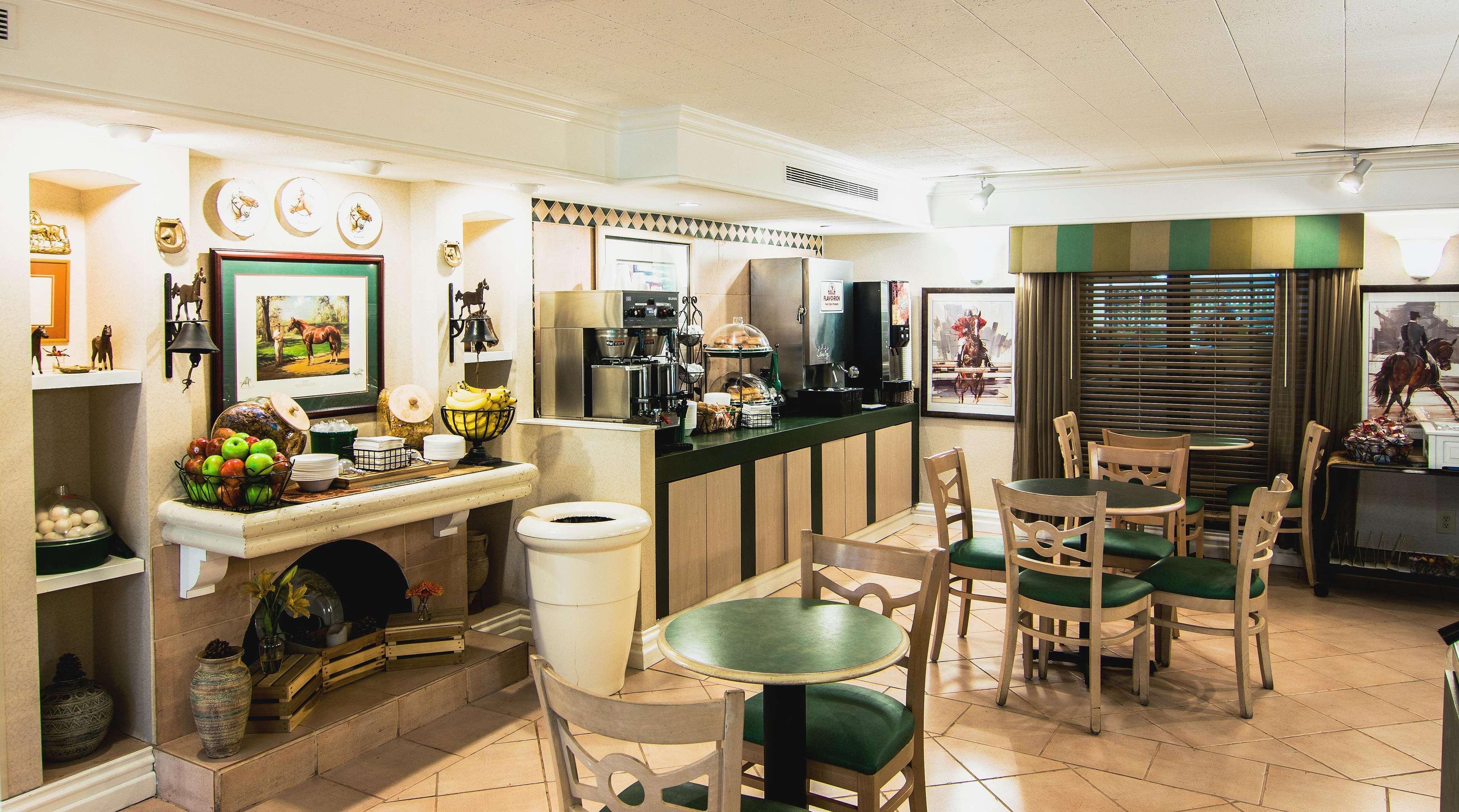 La Quinta Inn Lexington-Horse Park Екстериор снимка