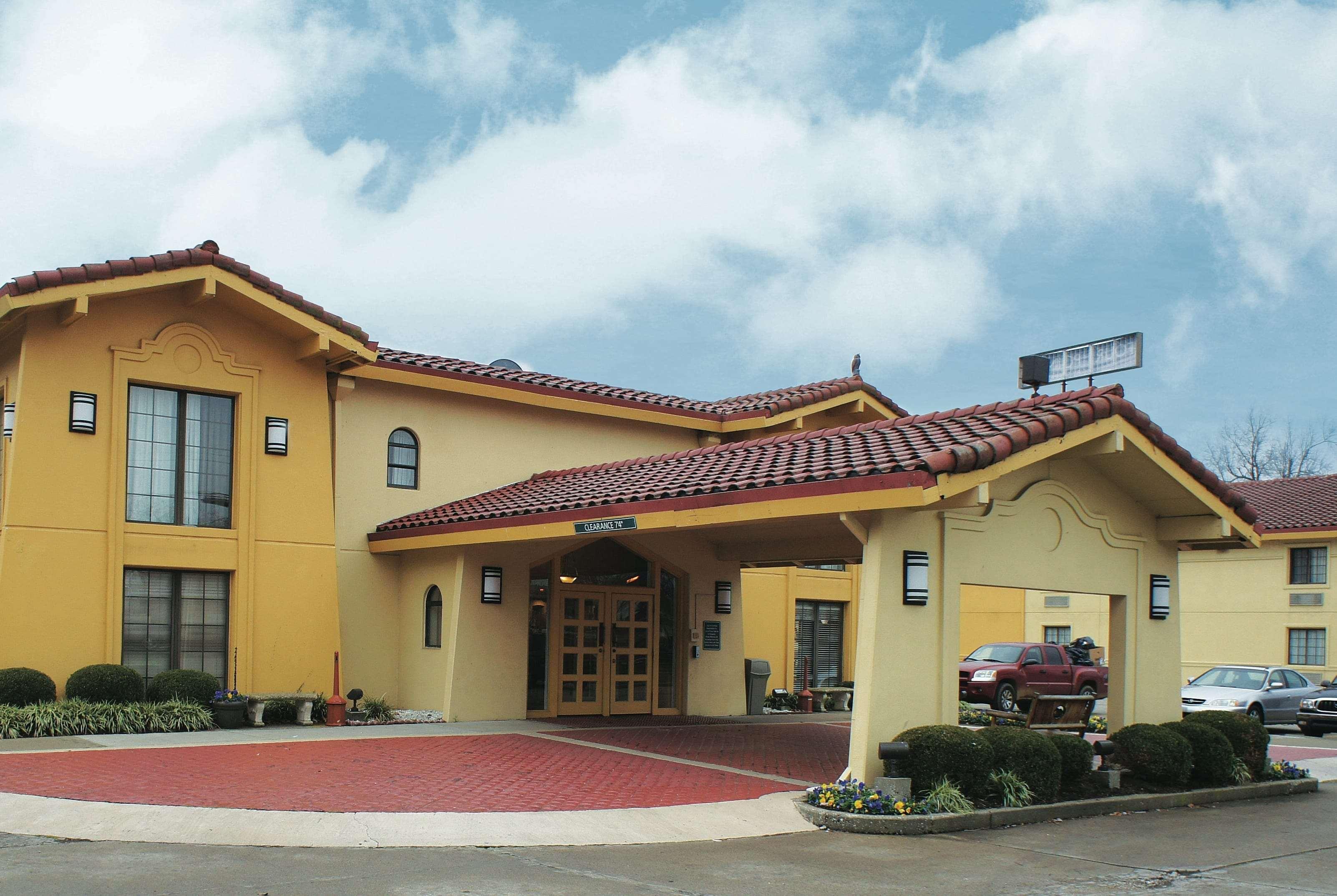La Quinta Inn Lexington-Horse Park Екстериор снимка