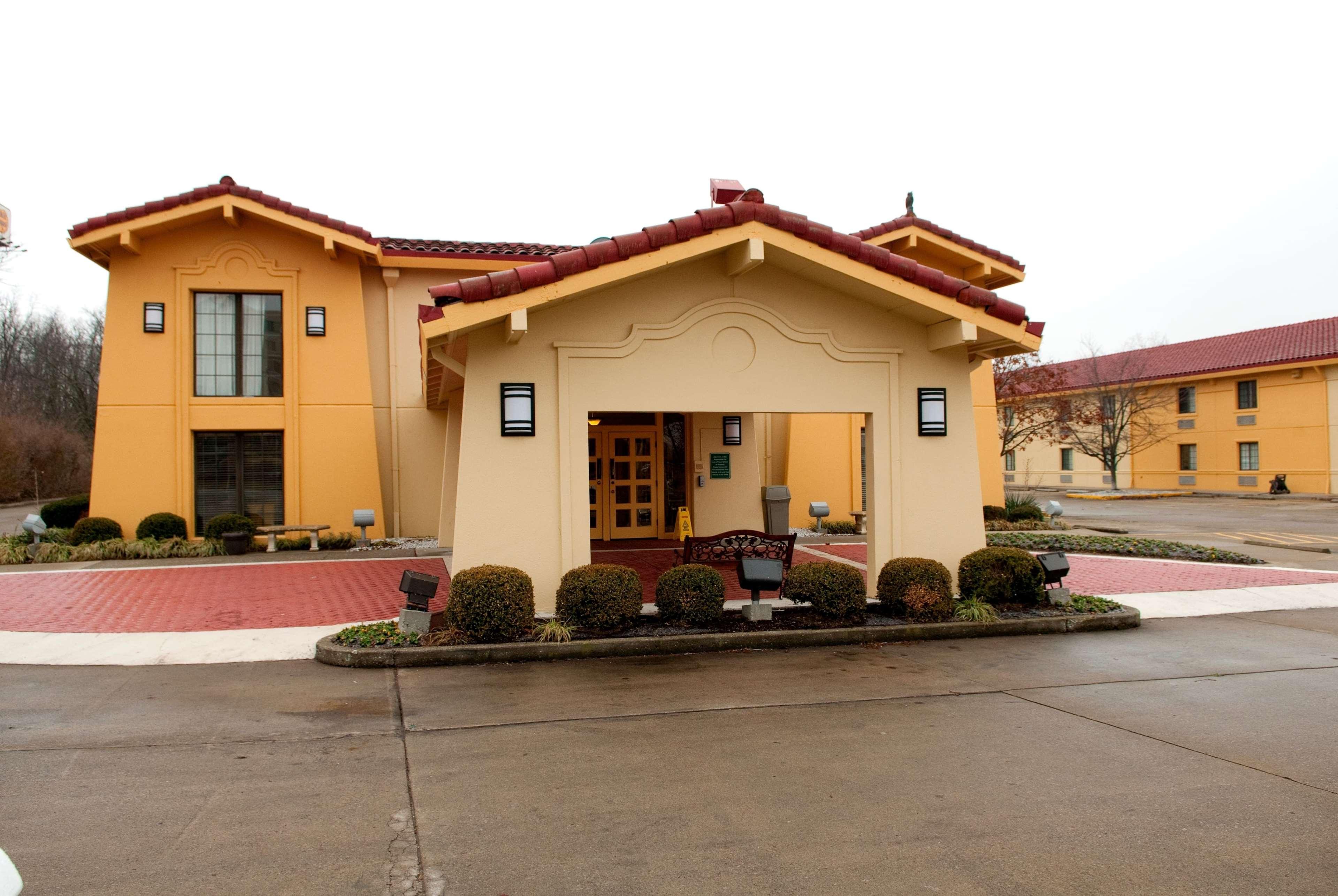 La Quinta Inn Lexington-Horse Park Екстериор снимка